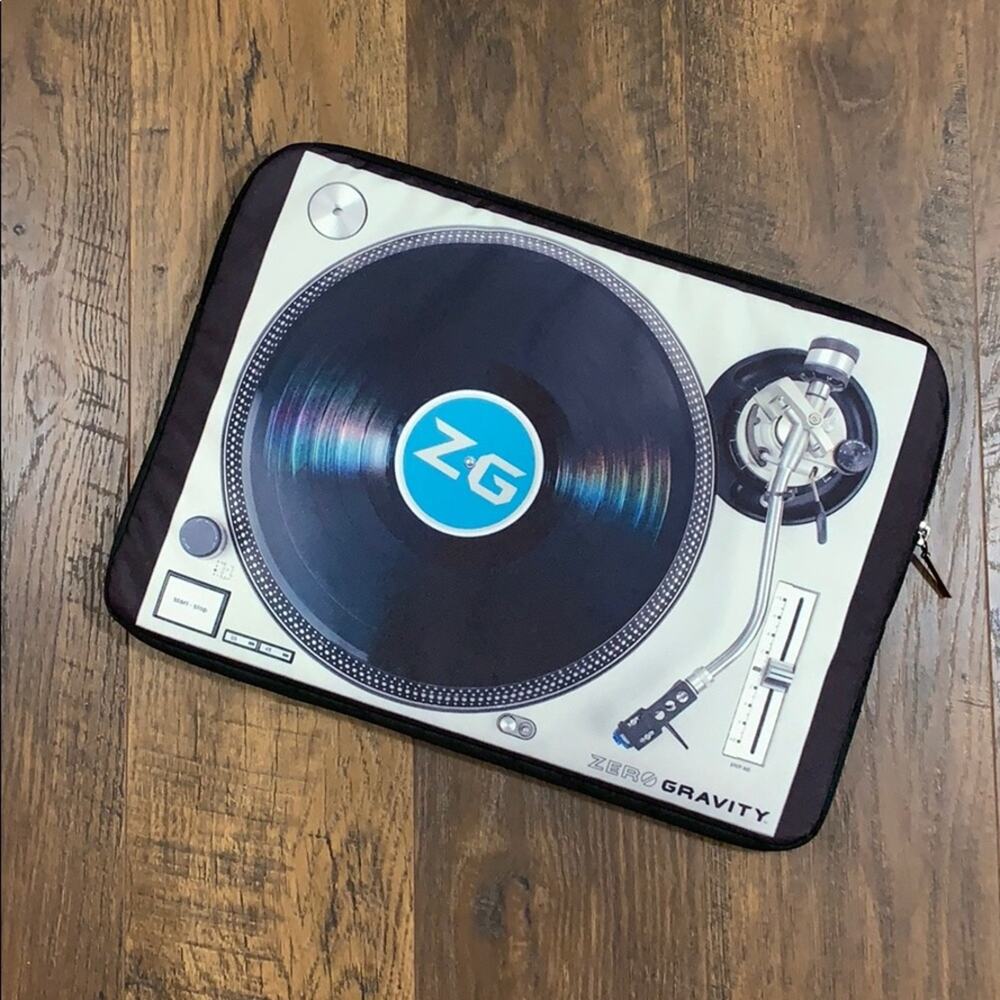 Zero Gravity Turntable Laptop Case